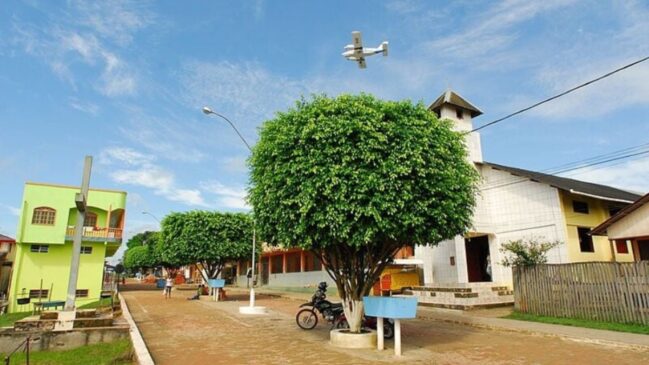 O nome da cidade homenageia Gregório Thaumaturgo de Azevedo