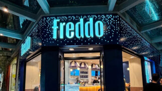A renomada gelateria argentina Freddo, referência em gelato artesanal no estilo italiano, acaba de inaugurar sua primeira franquia em Santos