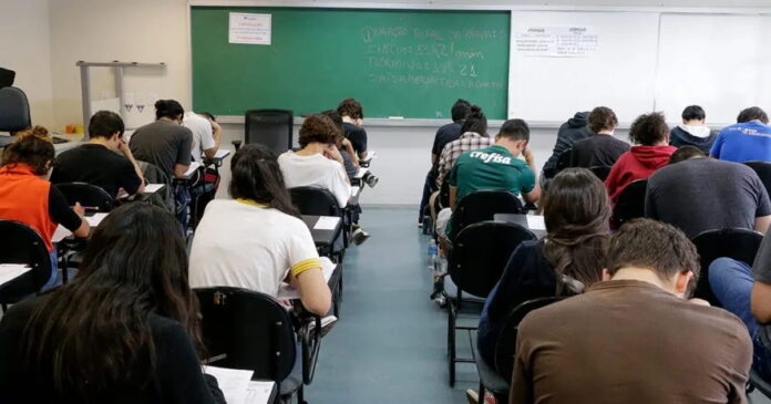 Os cursos que serão ofertados ainda não foram definidos, mas a proposta é atender às demandas de mão de obra qualificada em toda a Baixada Santista