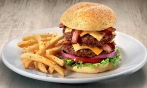 A promoção é limitada ao período da ação e não é válida para pedidos via delivery ou retirada