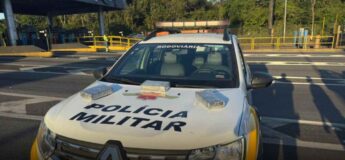 A passageira do veículo também foi revistada, mas nada de ilícito foi encontrado com ela