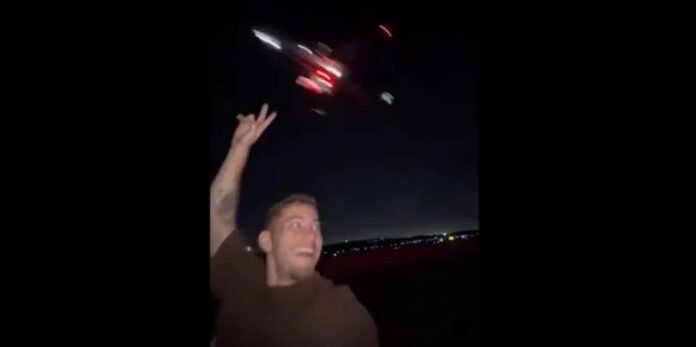 Influencer comemora estar em uma área proibida do aeroporto