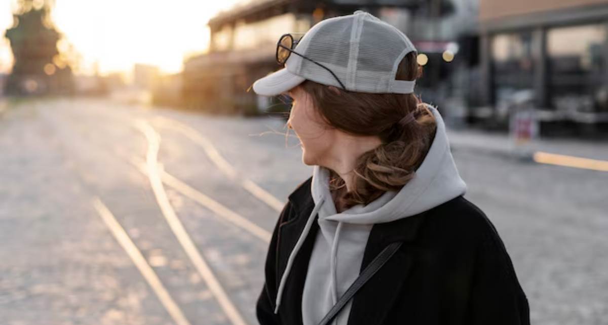 Usar boné todos os dias pode ter significados psicológicos