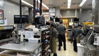 Programa 'Portas Abertas' mostra como a cozinha do Mc Donald's é por dentro
