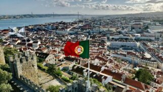 A embaixada brasileira em Lisboa está acompanhando a situação de perto e mantém diálogo com o governo português