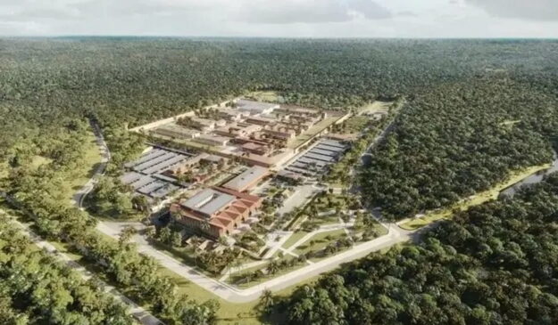A localização remota, nas profundezas da floresta amazônica, foi escolhida estrategicamente para dificultar a comunicação externa dos detentos
