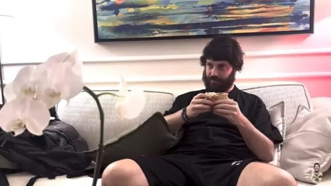 Comediante Diogo Defante foi responsável pelas pizzas aos fãs de Gaga
