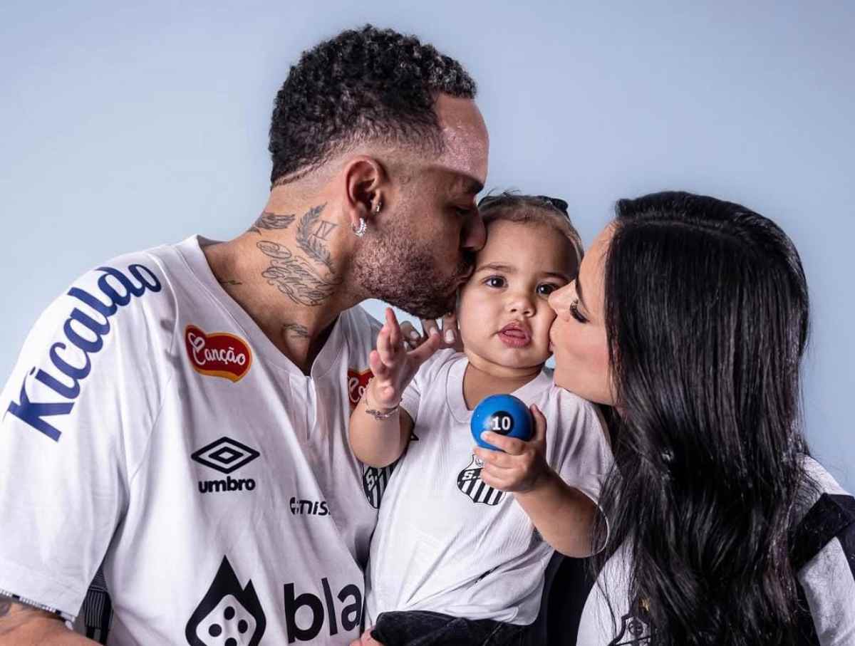 Mavie esteve presente na volta de Neymar em campo/Reprodução