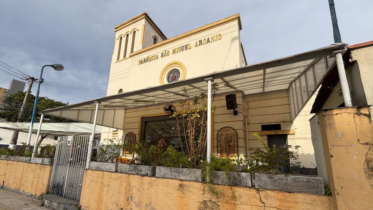 A Paróquia São Miguel Arcanjo passará por uma profunda reforma. / Crédito: Jonatas Oliveira / Diário do Litoral