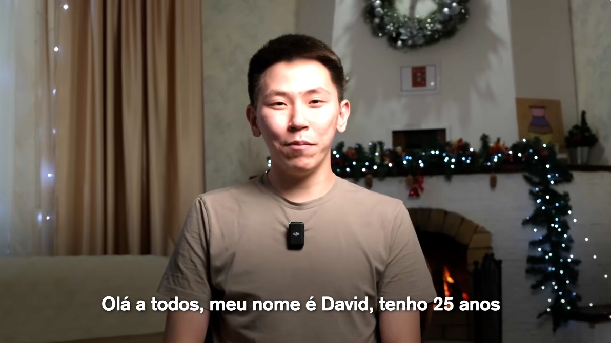 Os nomes dos membros da família estão nas próprias fotos