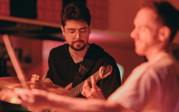 Músico Marcelo Maccagnan, natural de Santos, está à frente de um dos projetos mais ousados da cena nova-iorquina