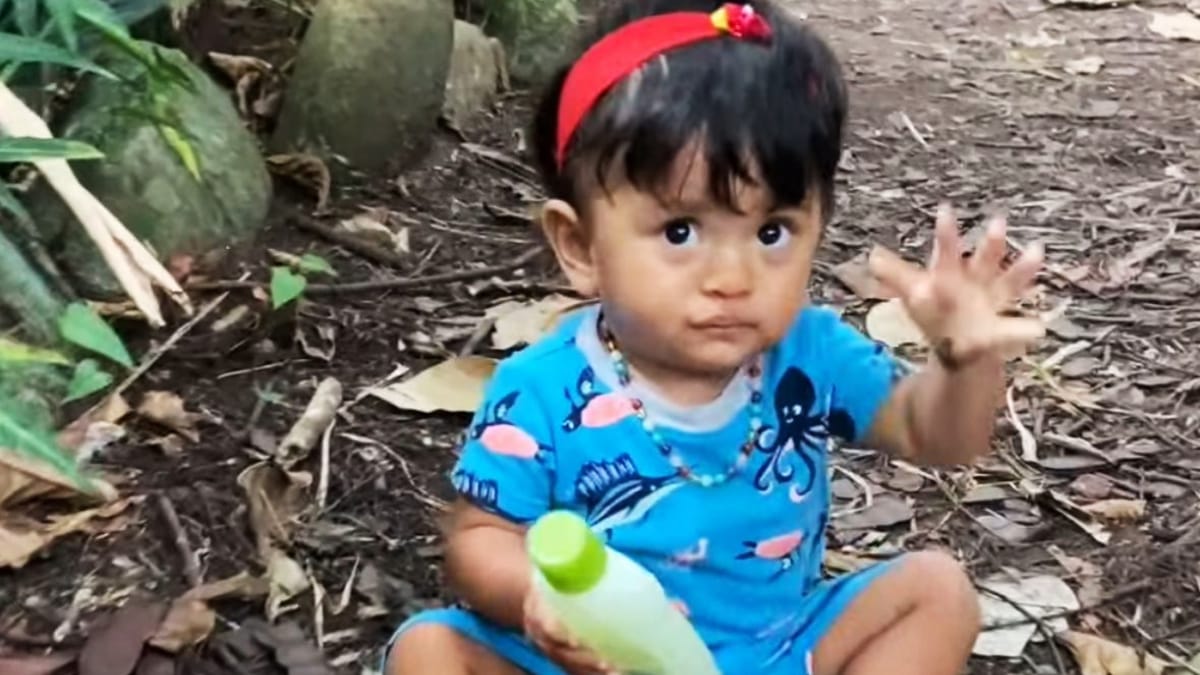 Catarina é filha da jornalista Catharina Apolinário e do artista e ativista Mimby Mirim dos Santos