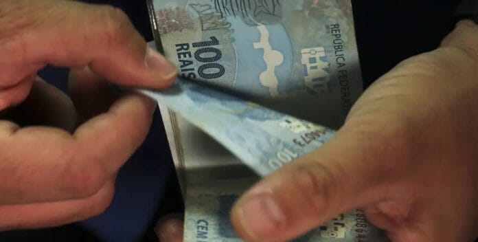 No início do ano, em fevereiro, a idosa ganhou US$ 83,5 milhões na loteria estadual, algo em torno de R$ 458 milhões