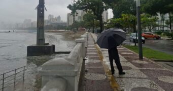 Frente fria e ciclone atuarão juntos na mudança de tempo no litoral de SP