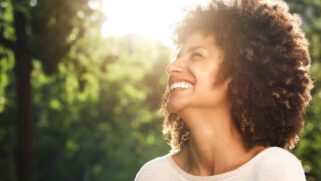Como deixar os dentes mais brancos de forma natural