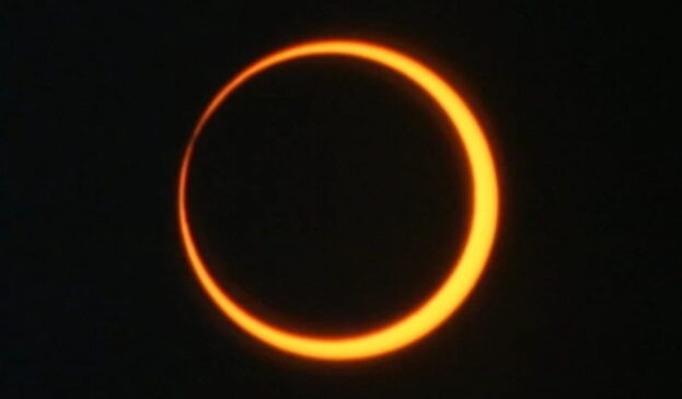 De acordo com cálculos da NASA, o eclipse terá uma duração impressionante de 7 minutos e 29 segundos durante sua fase de totalidade