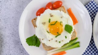 Os ovos estão entre os alimentos mais versáteis do mundo: vão bem no café da manhã, em receitas salgadas e até em sobremesas sofisticadas.