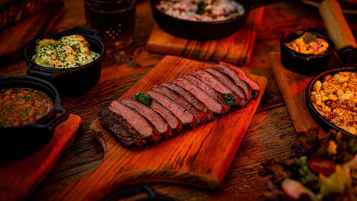 Se você quer saborear pratos incríveis e ainda ter a chance de esbarrar com o Neymar, a Parrilla Bom Beef é o lugar certo. - Reprodução/Mitsua Hirata