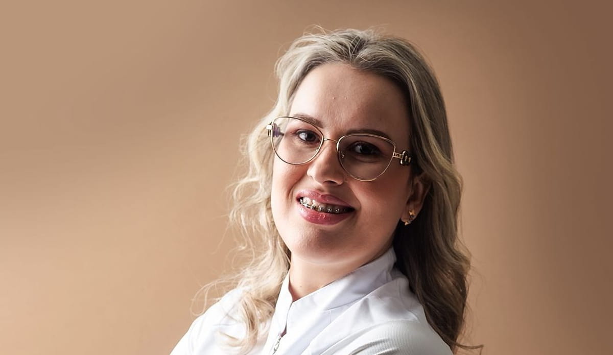 Camila atua como perita judicial desde 2024, mas afirma que sua experiência no setor de beleza já vem há 14 anos