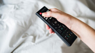 O controle remoto, assim como um carregador, é um item versátil e cheio de possibilidades.
