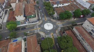 Os moradores e comerciantes da Rua Alexandre Martins com a Rua Liberdade
