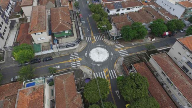 Os moradores e comerciantes da Rua Alexandre Martins com a Rua Liberdade