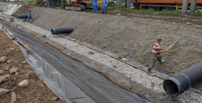 O próximo passo será a instalação de aduelas de concreto na extremidade do canal, na altura da Rua Albert Schweitzer