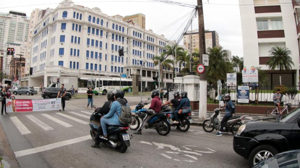 A mobilização teve panfletagem e semáforo pedagógico