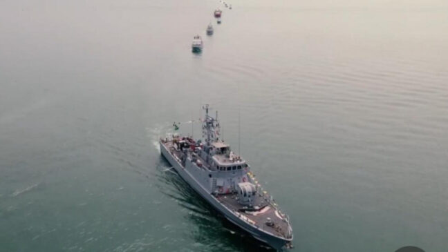 No domingo (8), a atenção se volta para a Parada Naval Santos é Azul