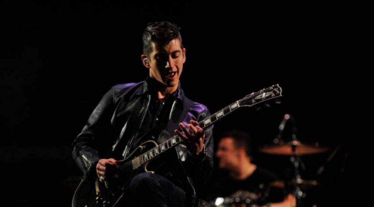 Alex Turner, vocalista da banda Arctic Monkeys, no Lollapalooza Brasil em 2012