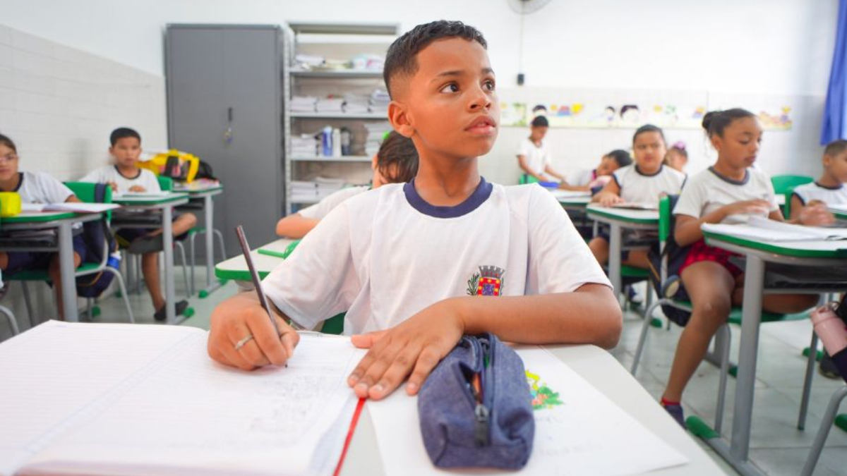 O programa estadual traçou como meta alfabetizar 90% dos alunos do 2º ano até 2026 / Divulgação/PMSV
