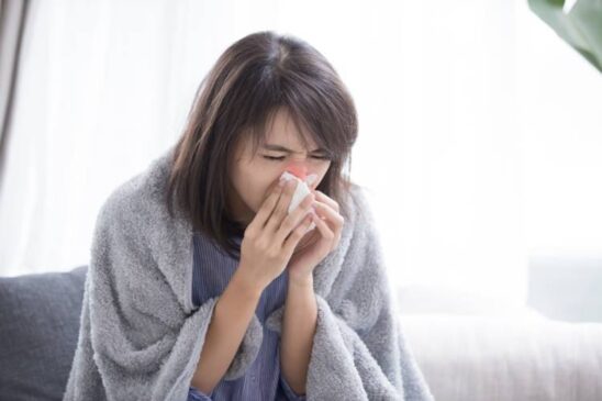 Frio chegou com aumento dos casos de infecções de garganta no estado de São Paulo