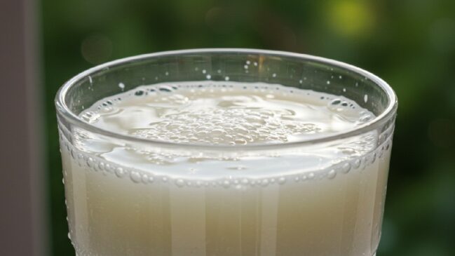 No Brasil, o ayran turco ainda pouco conhecido, mas a bebida é um sucesso na Turquia