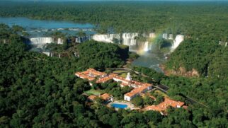 O hotel mais bonito do Brasil possui vista direta para uma das maiores riquezas naturais do país.