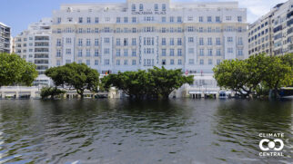 O mar começa a ocupar espaços onde há presença de mangues, rios e planícies costeiras. Locais como o Farol do Mucuripe, em Fortaleza, e a Ponta da Praia, em Santos, já demonstram vulnerabilidade. A ág