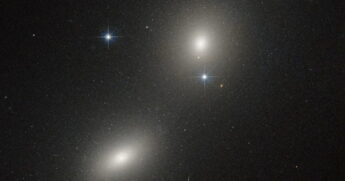 Segundo os cientistas, o HLX-1 está aparentemente dormente no momento, ou seja, não está absorvendo nenhuma estrela próxima, o que dificulta ainda mais sua observação direta