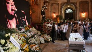 O sentimento compartilhado entre os presentes era de gratidão por tudo o que a artista representava