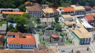 O município guarda um acervo arquitetônico valioso, que revela capítulos importantes da história local e nacional