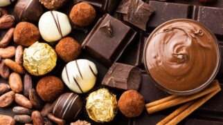 Descubra por que a textura e o derretimento desses produtos são tão diferentes do chocolate autêntico