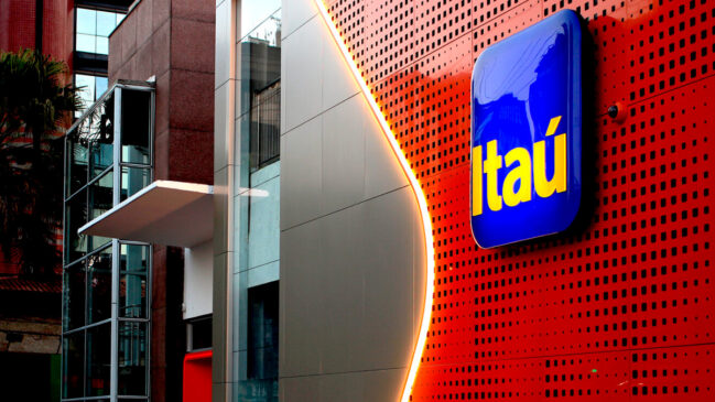 Com base nesses fundamentos, o Itaú Unibanco foi condenado a declarar a inexistência do débito de R$ 27.757,83