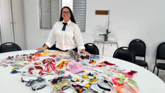 Atualmente, com dez anos de história no artesanato, Thalyda dedica parte de seu tempo a apoiar e motivar outras mulheres que estão começando