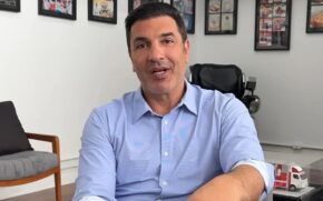 Edu Guedes está internado no Hospital Israelita Albert Einstein