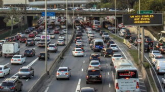 Segundo o Detran-SP, a mudança poderá representar uma economia significativa para os motoristas, especialmente aqueles que precisam de mais de uma placa, como no caso de automóveis