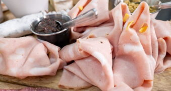Apesar de não apresentarem risco direto à saúde, o USDA orienta que os consumidores evitem o consumo dos produtos afetados