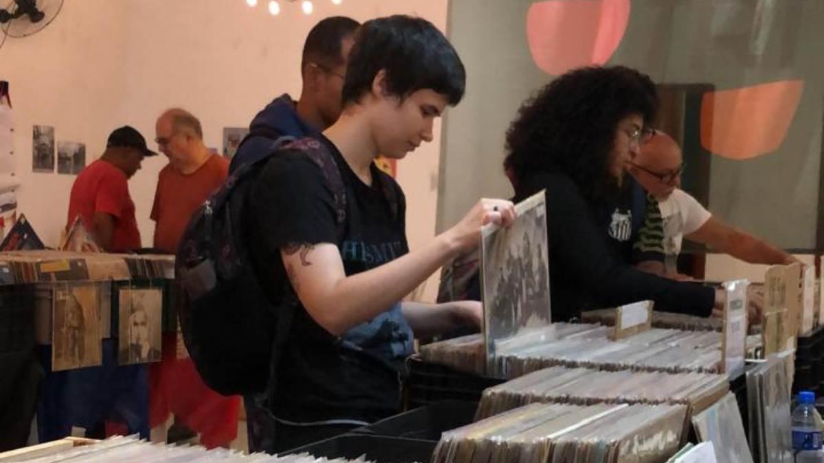 Feira do Vinil celebra o Dia Mundial do Rock