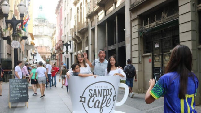 A festa será espalhada por diversas praças e espaços culturais da região central