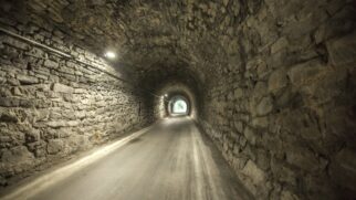 Homem encontra túnel em casa e revela cidade escondida que abrigou milhares na Capadócia.