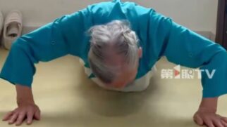 Com 200 flexões e 100 abdominais diárias, Li mostra a fórmula para uma vida longa e cheia de vitalidade