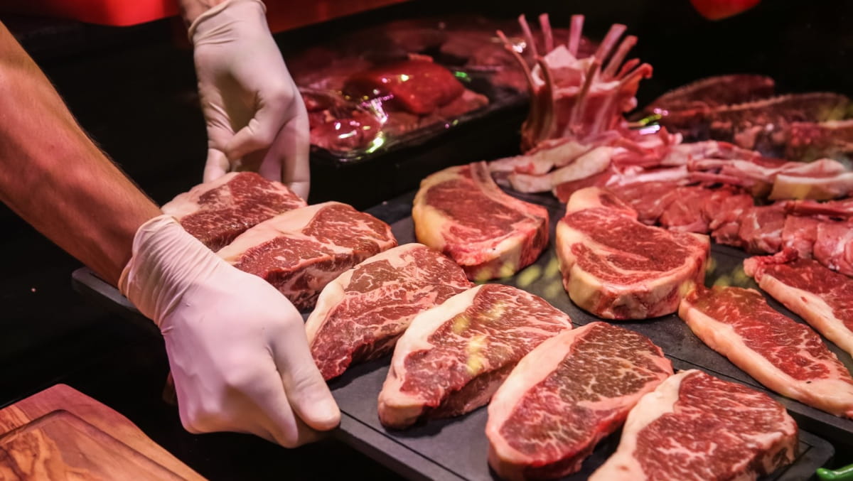 A carne bovina atingiu valores tão elevados que muitas famílias atingiram o limite do orçamento