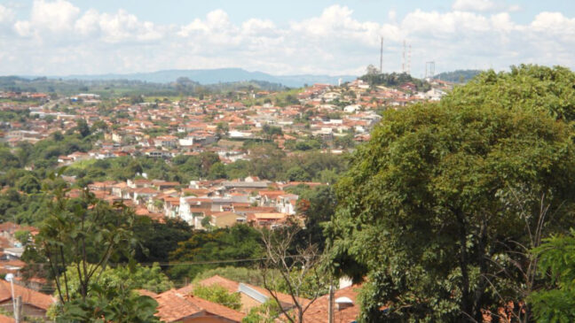 Localizada a cerca de 200 km da capital paulista, a região possui um terroir único